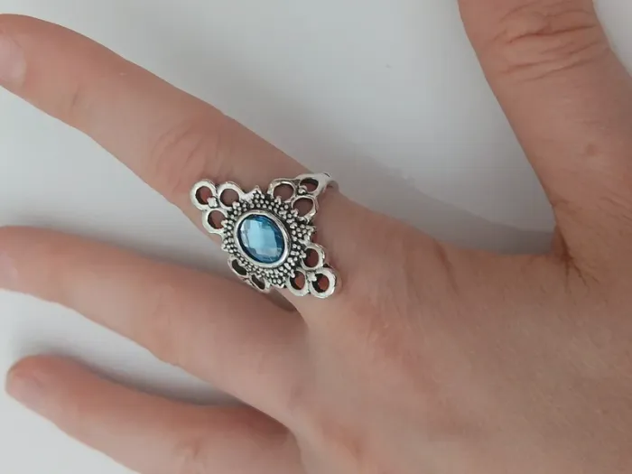 Bague argentée tendance en acier inoxydable - photo numéro 2