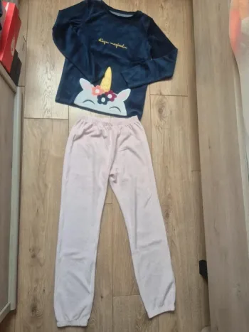 Pyjama en velours gémo motif licorne 12 ans neuf jamais porté