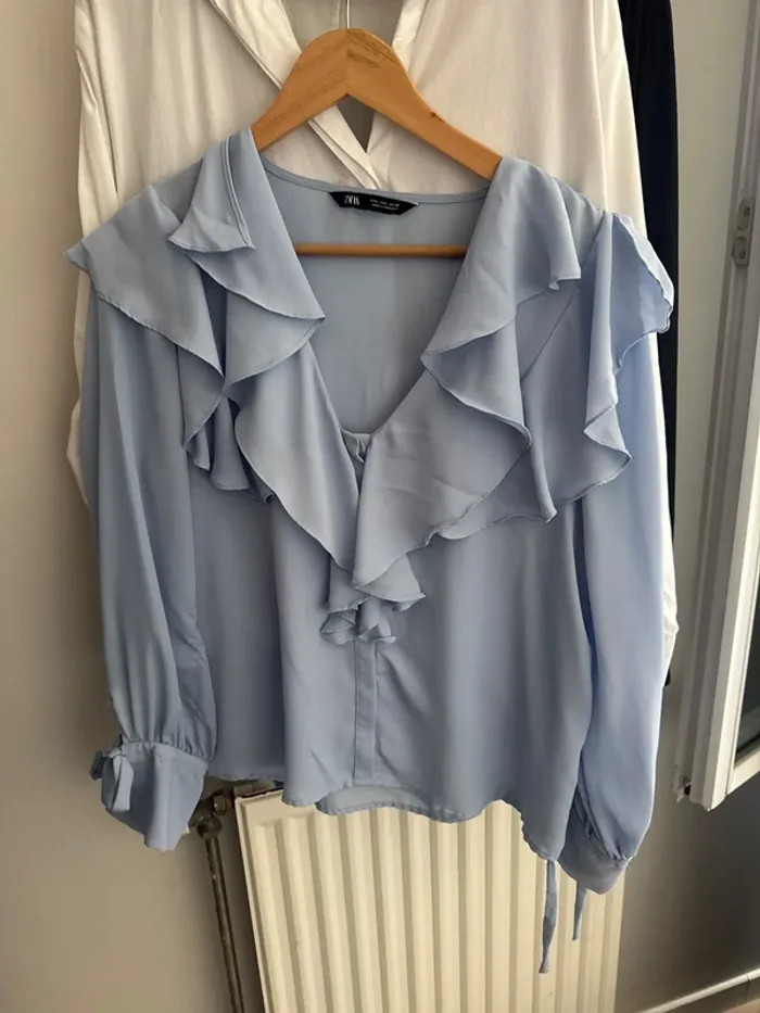 Blouse à volants neuve Zara L
