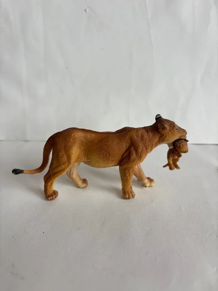 Lionne papo - photo numéro 2