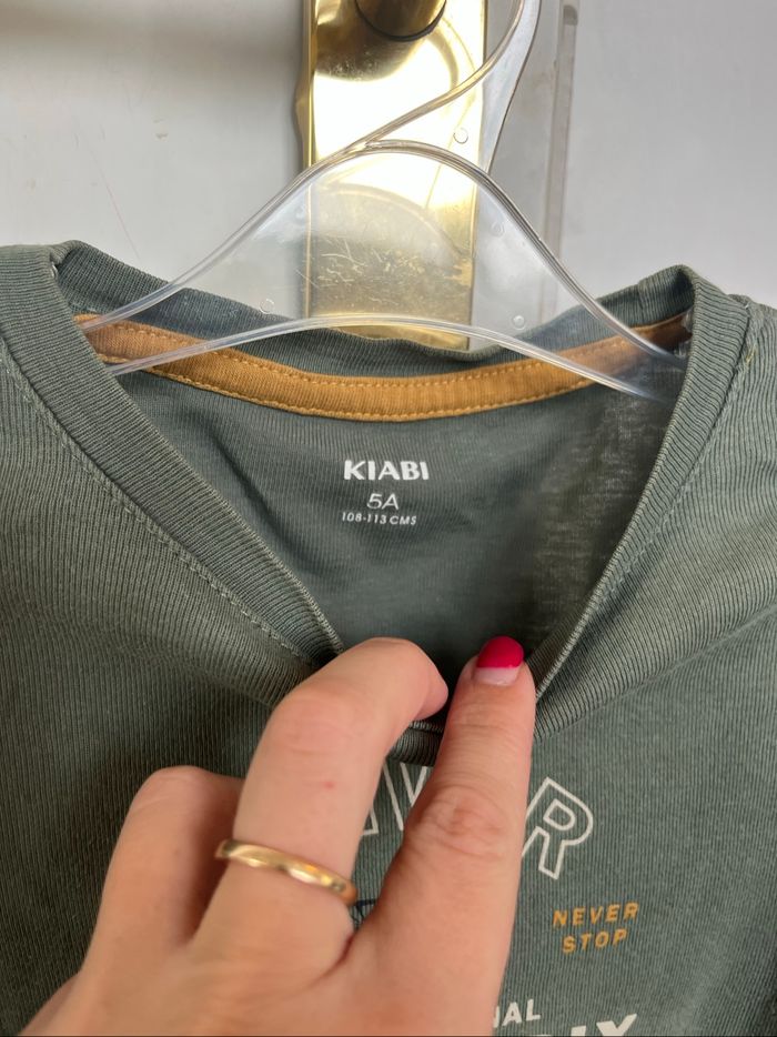 Tee-shirt Kiabi vert kaki voiture - photo numéro 4