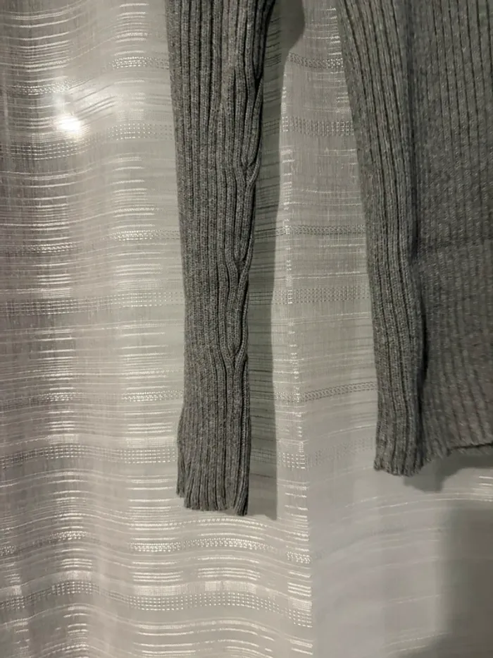 Pull gris - photo numéro 4