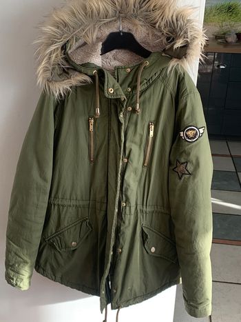 Blouson à capuche vert kaki