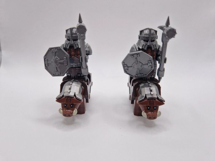 Figurines type lego 2 guerriers nains avec leur montures seigneur des anneaux / hobbit