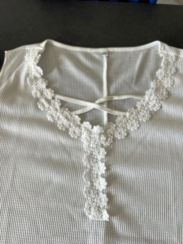 T-shirt dentelle - photo numéro 3