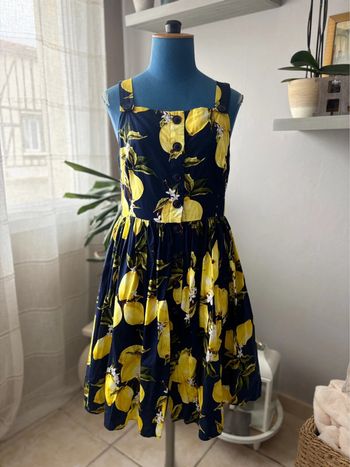 Robe motif citron 🍋 jupon évasée - portée 1 fois - taille 40/L - en très bon état