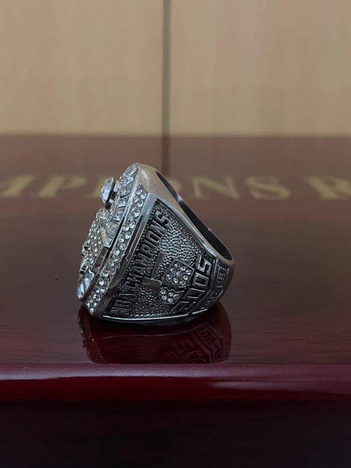 Bague NBA Spurs - photo numéro 2