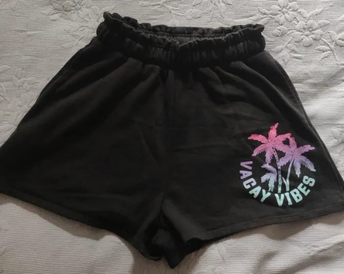 Short noir