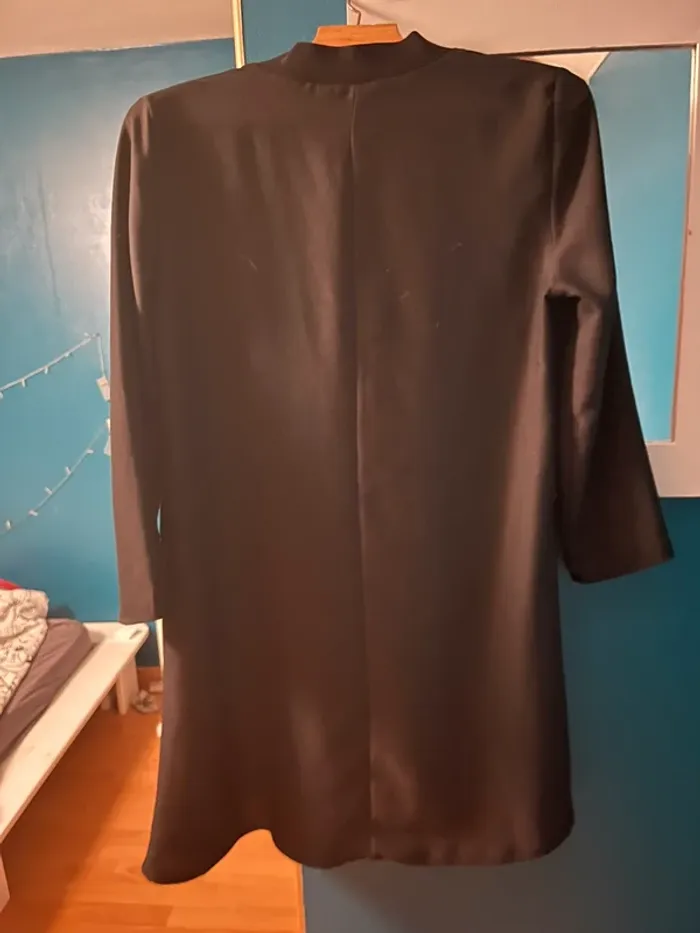 Robe noire - photo numéro 4