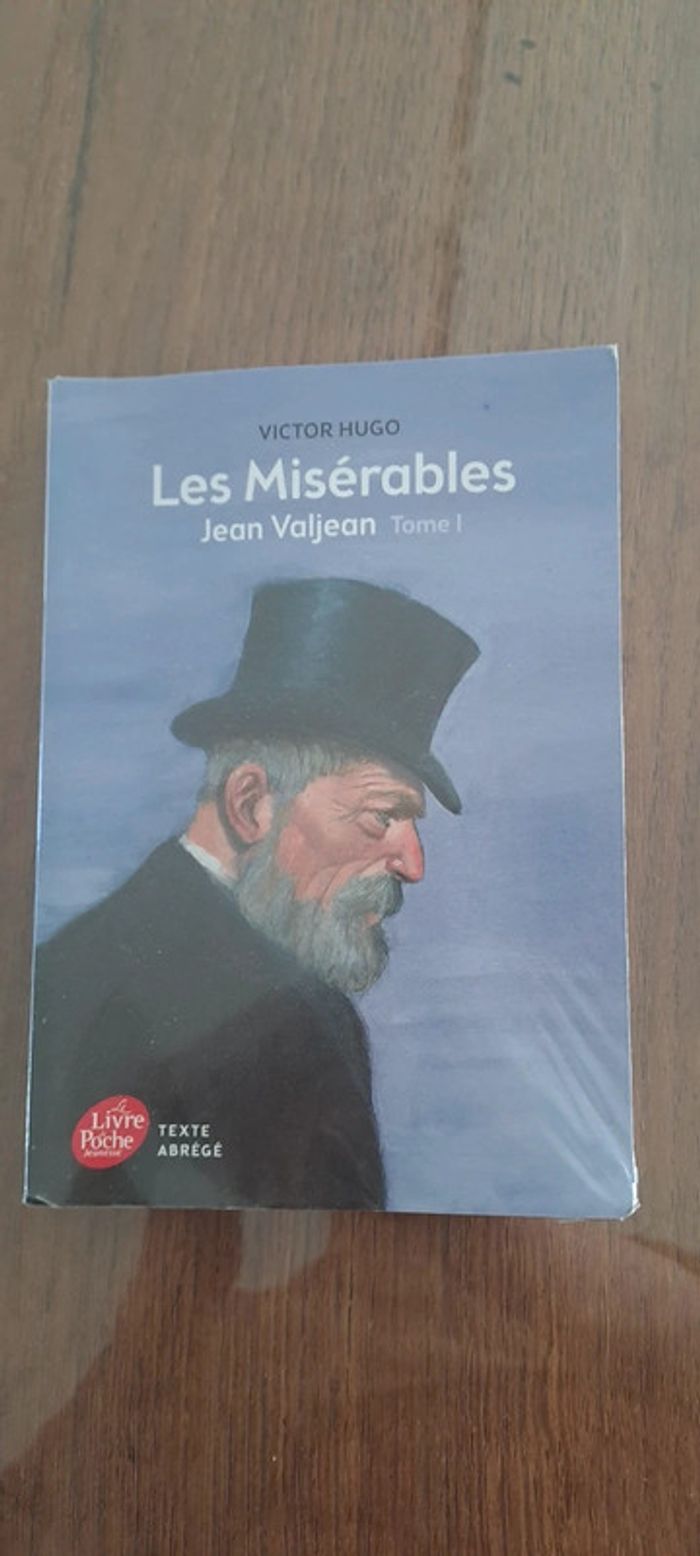 (Réduction) Livre Les misérables