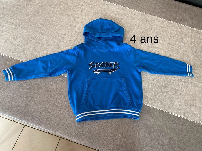Sweat à capuche lupilu 4 ans
