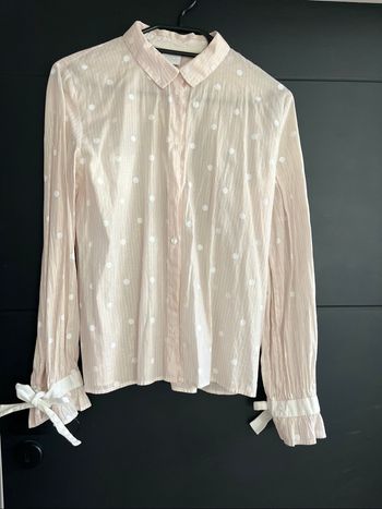 Chemisier à pois blancs, rose pâle blanc et fils doré.