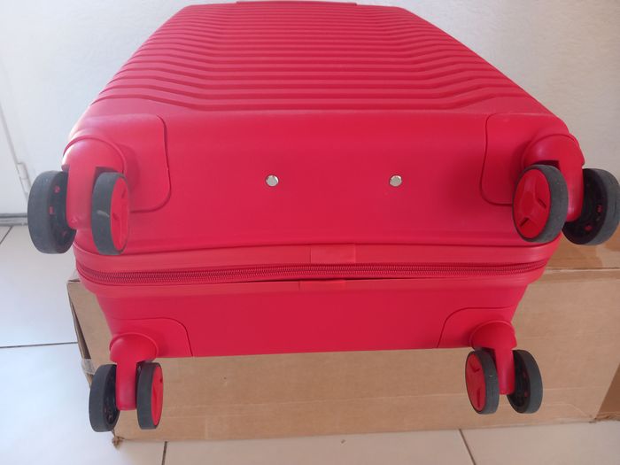 VALISE NEUVE  trolley taille M soute - photo numéro 5