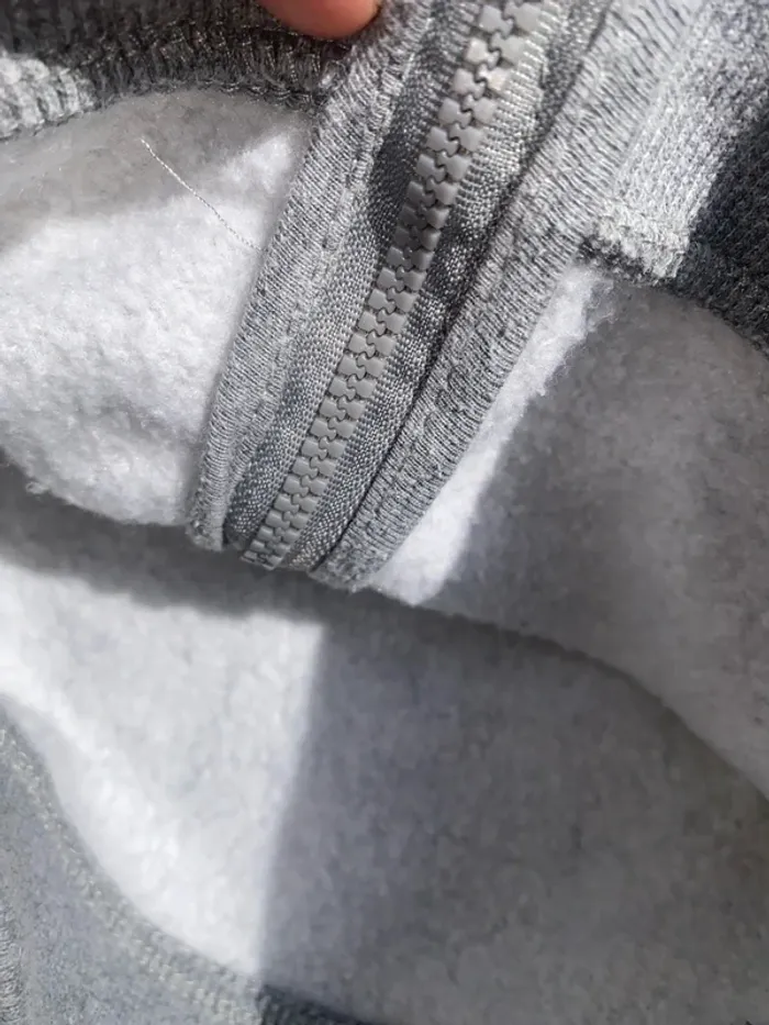 Gilet gris - photo numéro 4