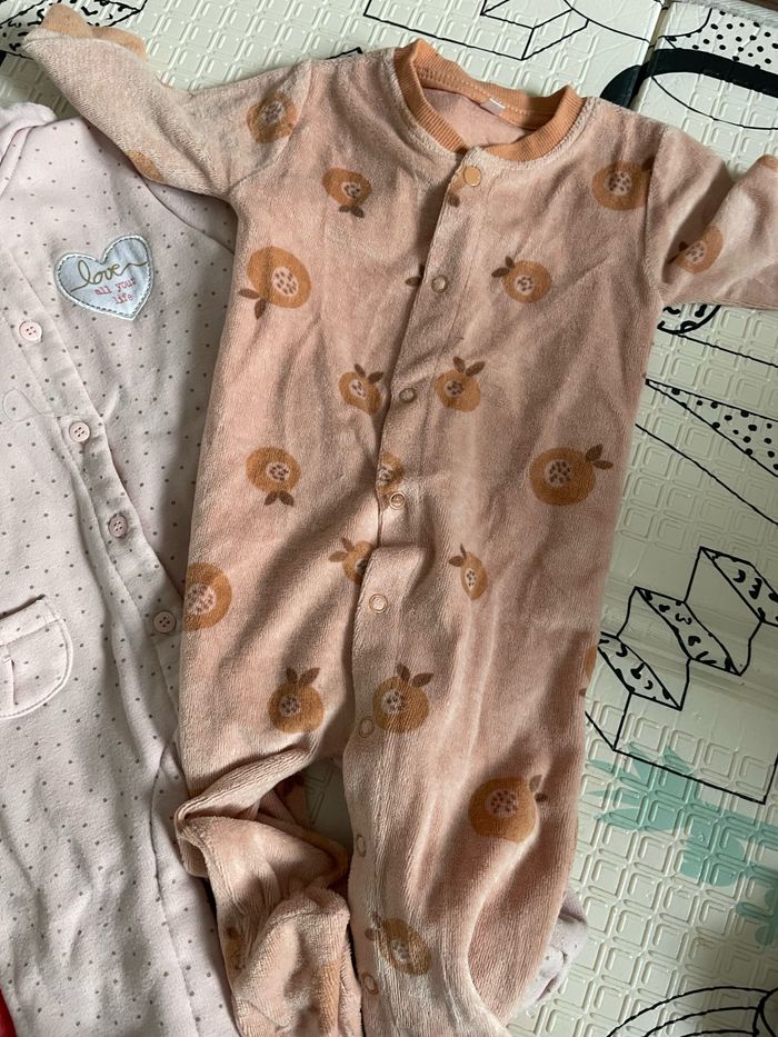 Lot pyjama 6 mois - photo numéro 5