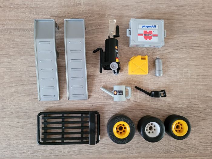 Lot playmobils accessoires de garage - photo numéro 2