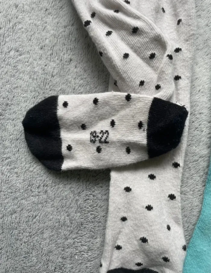 Lot 2 collants, 19/22 - photo numéro 2