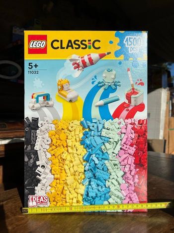 Lego 11032 de 1500 pièces neuve