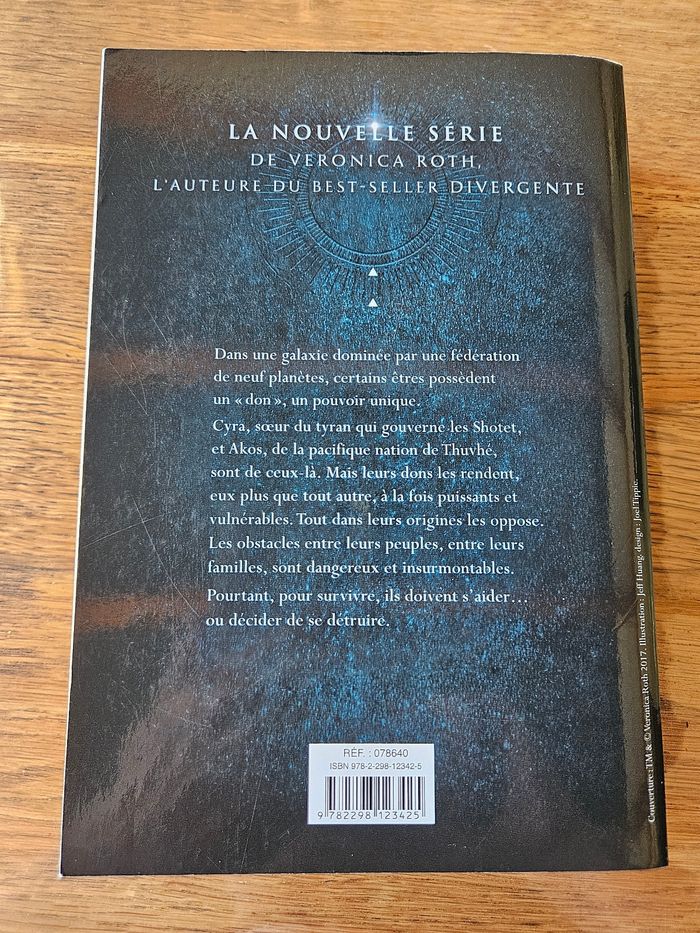 Les ombres de Veronica Roth - photo numéro 2