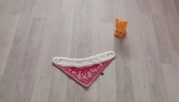 Bandana bébé IKKS en bon état.