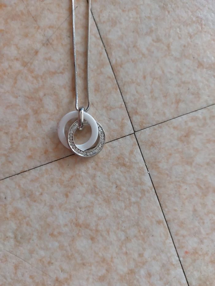 Collier neuf - photo numéro 2