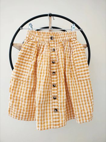 3 ans jupe coupe plutôt longue