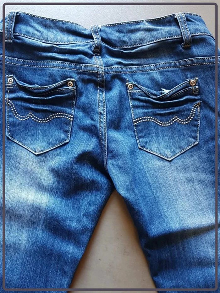 Jean femme taille 38 neuf - photo numéro 3