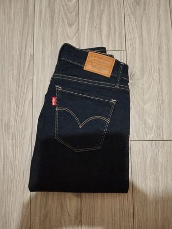 Levi's 710 skinny jean w25L30