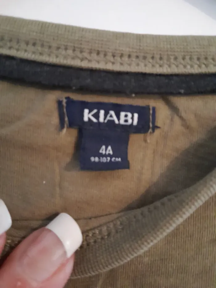 Tee-shirt, couleur kaki/gris, Marque Kiabi, taille 4ans - manches longues - photo numéro 3