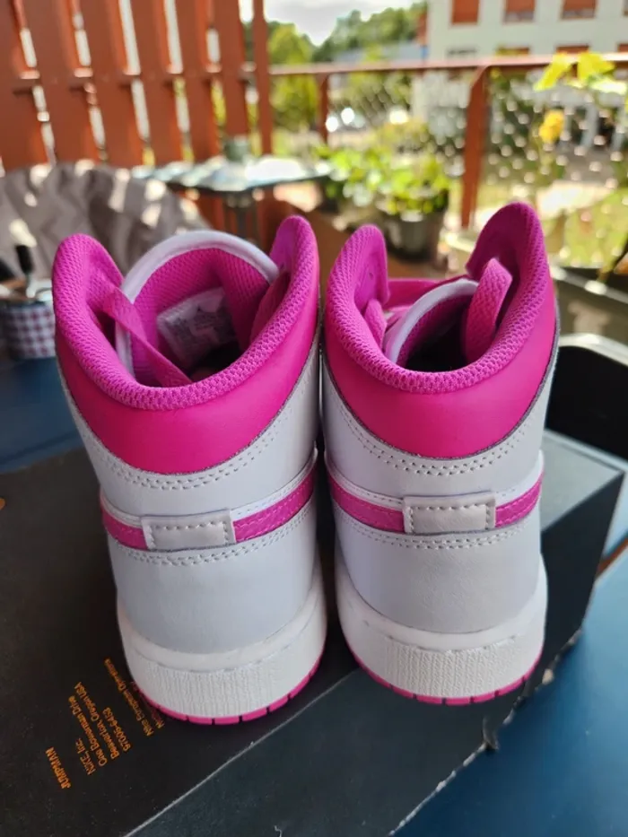 Nike air jordan 1 Mid Taille 38 femme Neuves blanc fuchsia - photo numéro 5