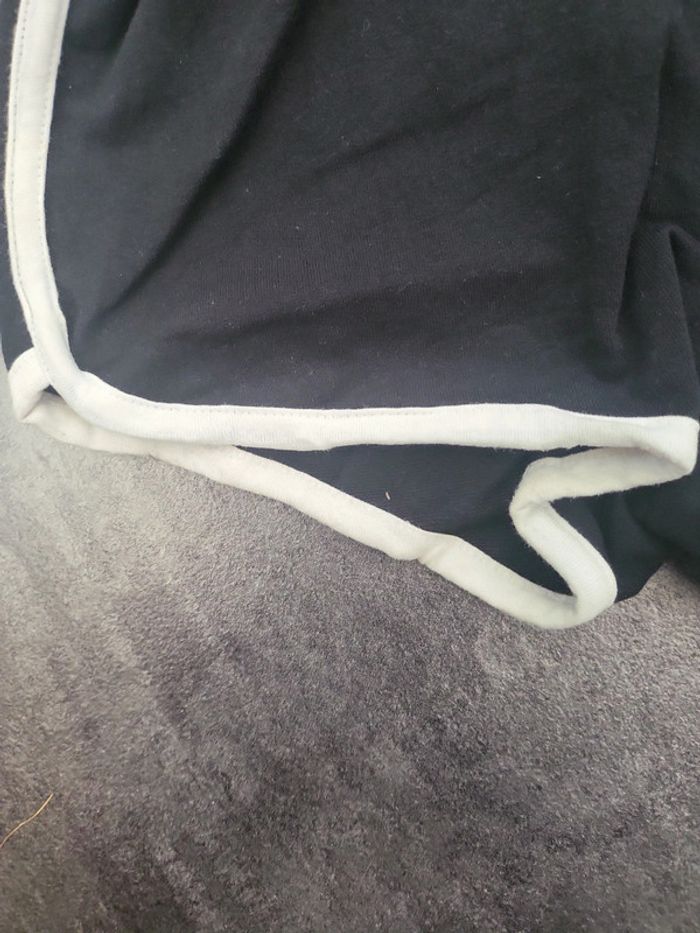 Lot 3 shorts fille 10 ans très bon état - photo numéro 10