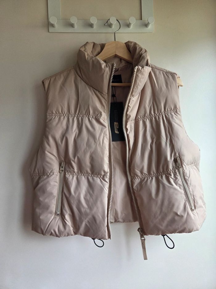 Veste sans manches beige matelassée fb sister - taille m - neuve avec étiquette - photo numéro 5