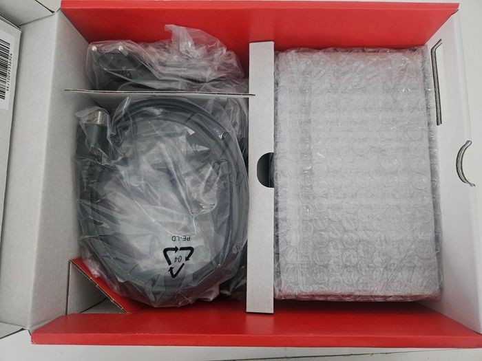 Nintendo switch neuf sous garantie + 1 jeu - photo numéro 3