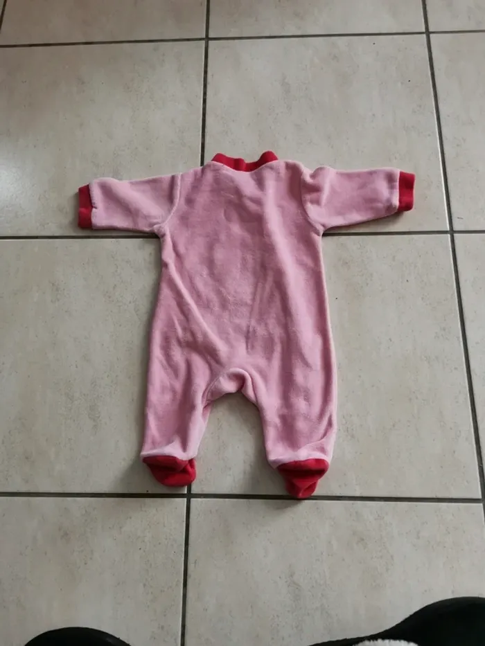Pyjamas 1 mois - photo numéro 3