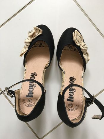 Sandales à talons compensés