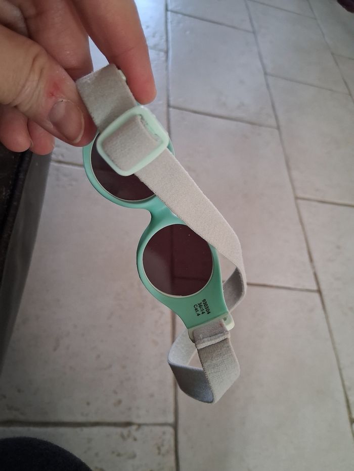 Lunettes de soleil bébé - photo numéro 3