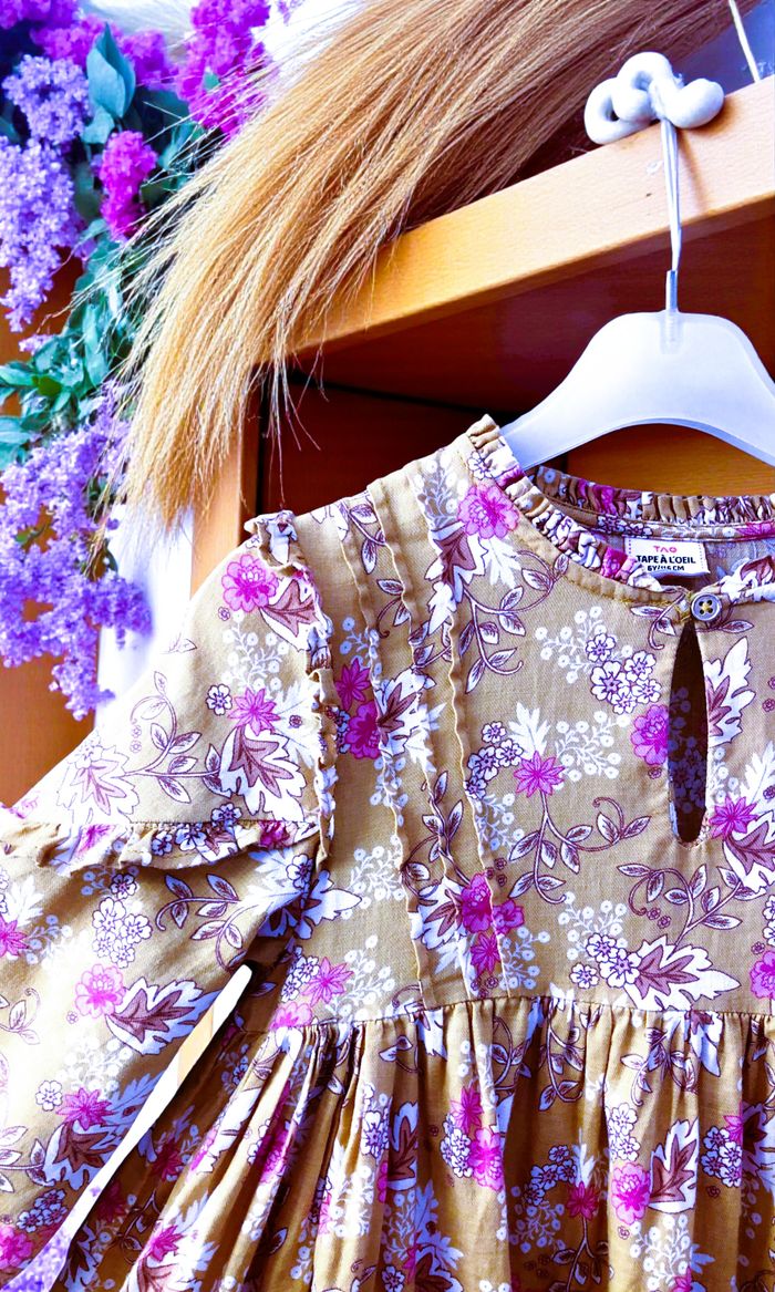 TAO - ROBE FILLE IMPRIMÉ FLEURS DÉTAILS PETITS VOLANTS & TEINTES LUMINEUSES 6A - photo numéro 6