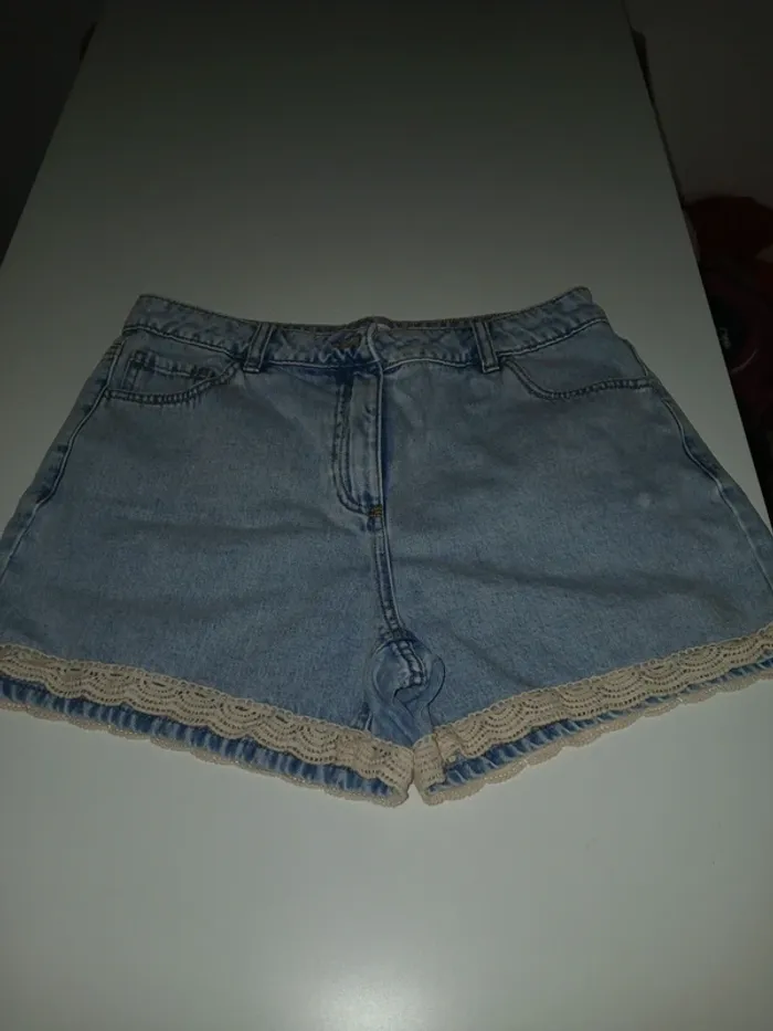 Short à broderie cache cache