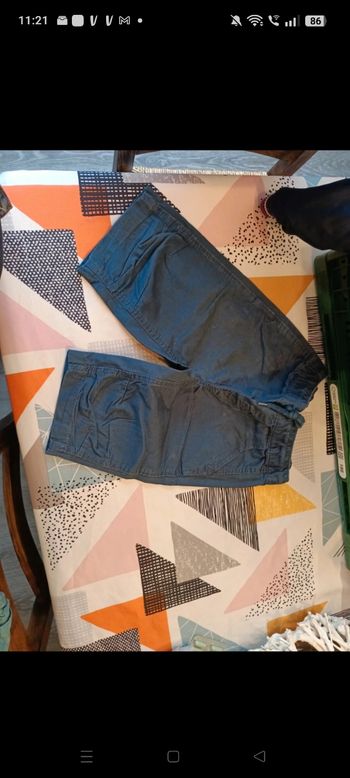 Cinq shorts enfants taille 5 ans