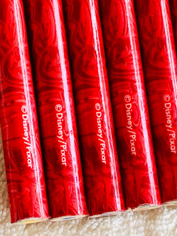 Lot 12 crayons de couleur triangulaires + 6 crayons Cars Disney - photo numéro 5