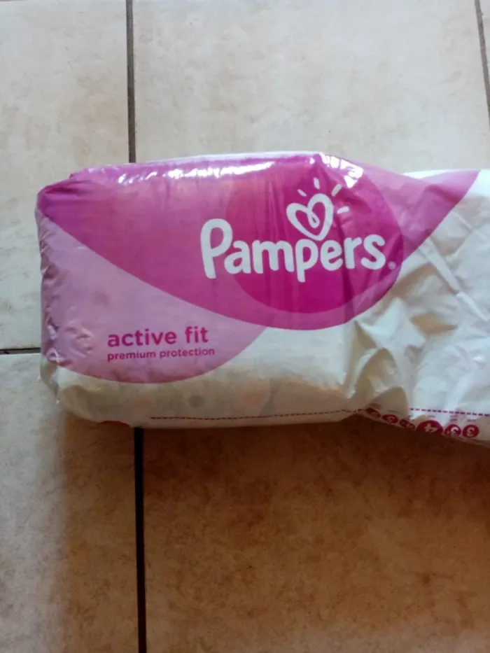 Couches pampers taille 4 - photo numéro 2