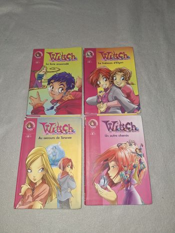 Lot 4 livres Witch