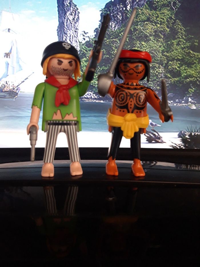Playmobil 70493 2 Pirates du set Barque des pirates avec requin-marteau