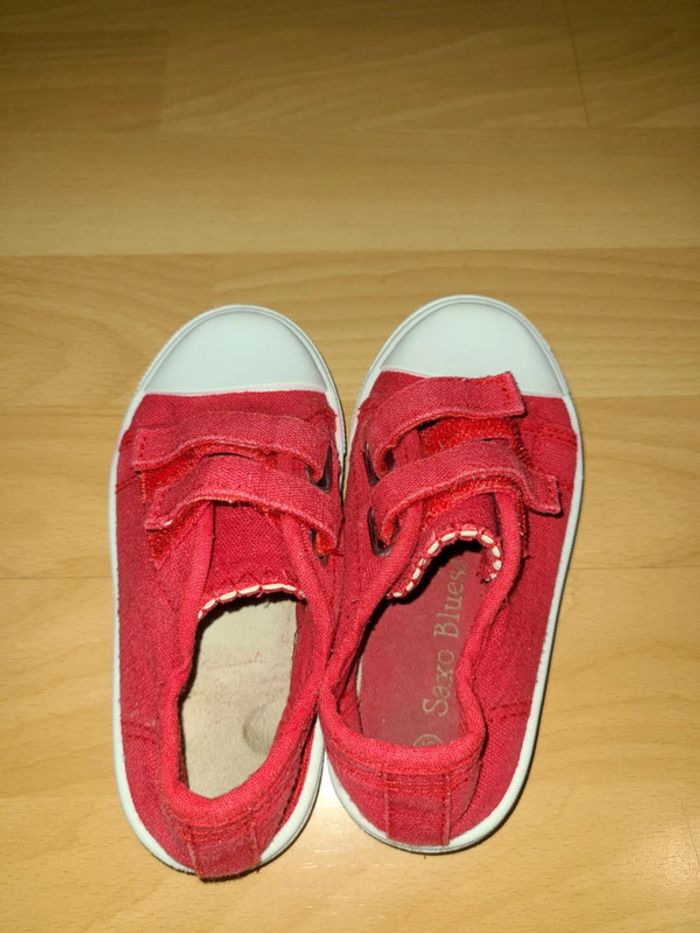 Chaussures rouge en toile à scratch • pointure 25 - photo numéro 3