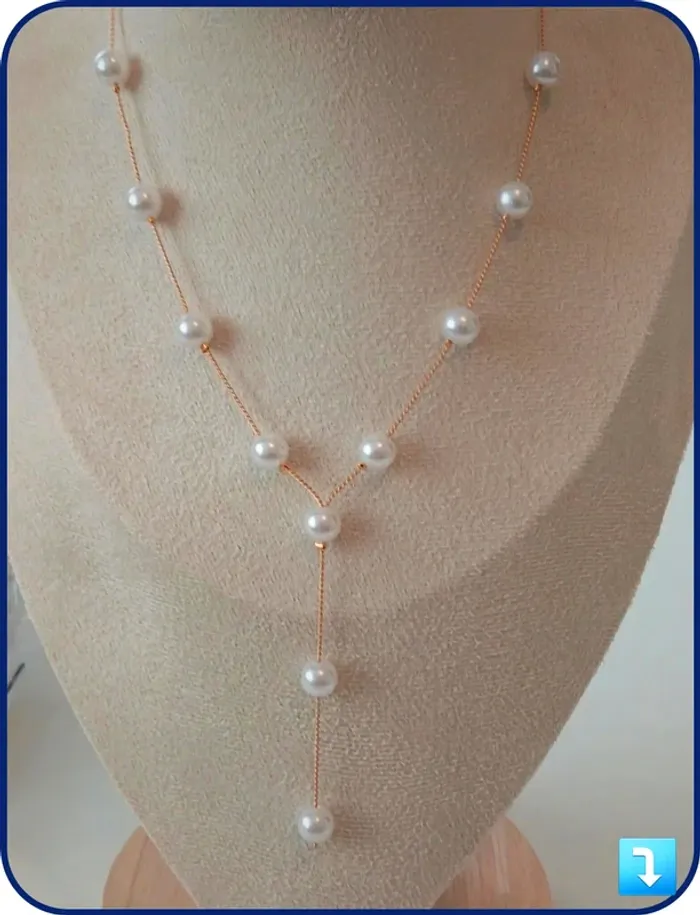Collier sautoir doré et perle blanche– chic, brillant, look du jour #1