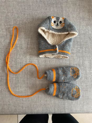 Bonnet + mouffles isotoner 2/4 ans