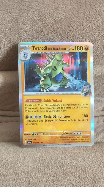 Carte pokémon Rivalités destinées 
N 96 Tyranocif holo rare