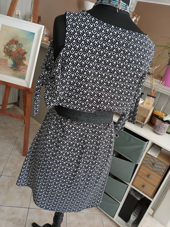 Robe droite fluide T44. - photo numéro 4