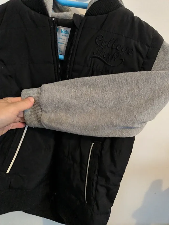Veste/blazer demi saison à capuche. Gémo. 6ans - photo numéro 3