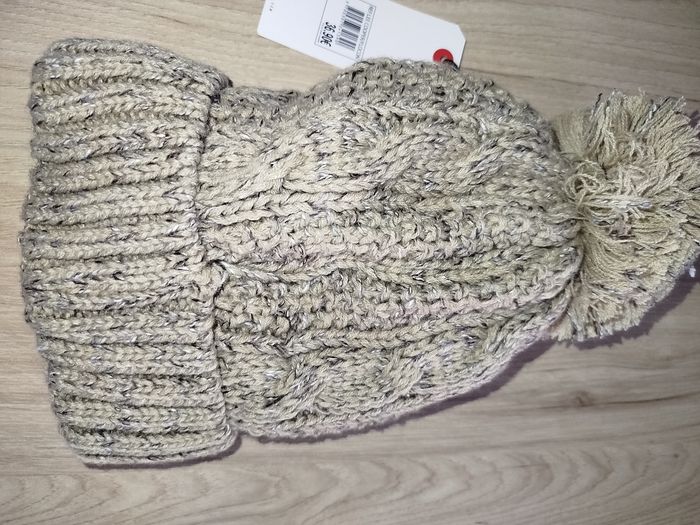 Bonnet avec pompon - photo numéro 5